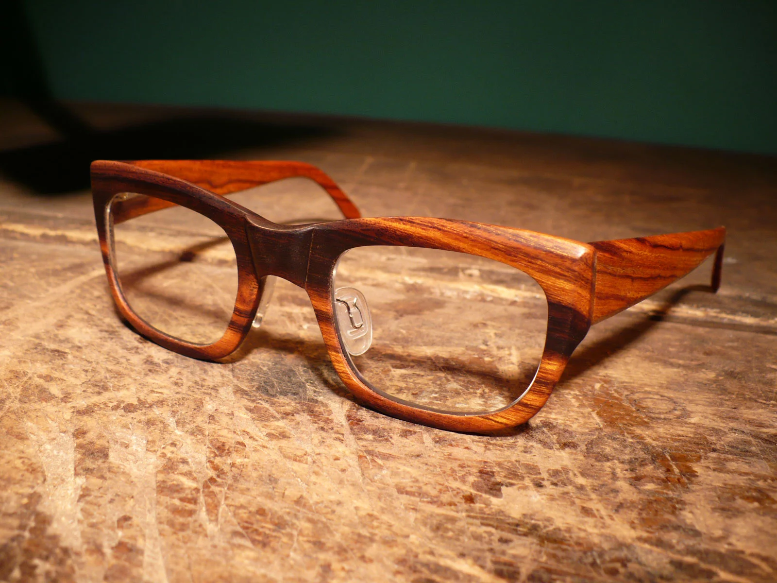 custom-wood-eyewear-glasses.jpg