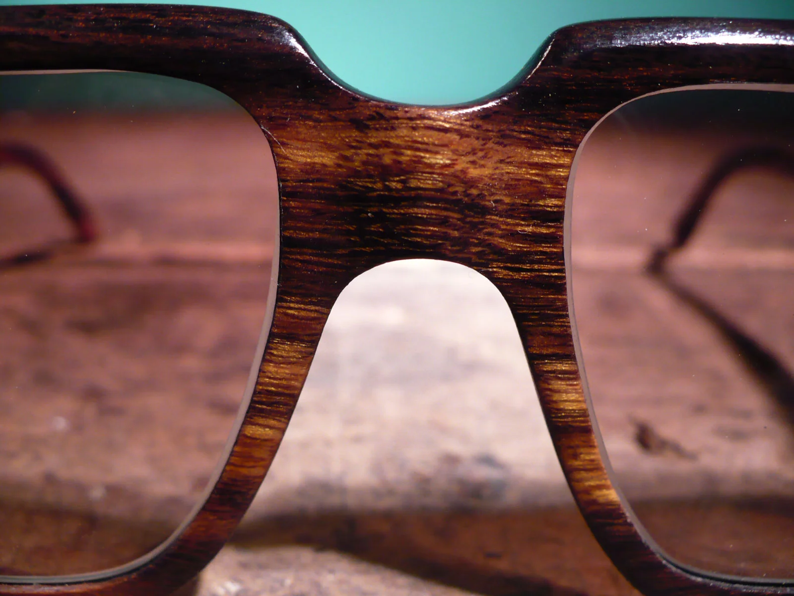 ironwood-detail-wood-grain-glasses.jpg