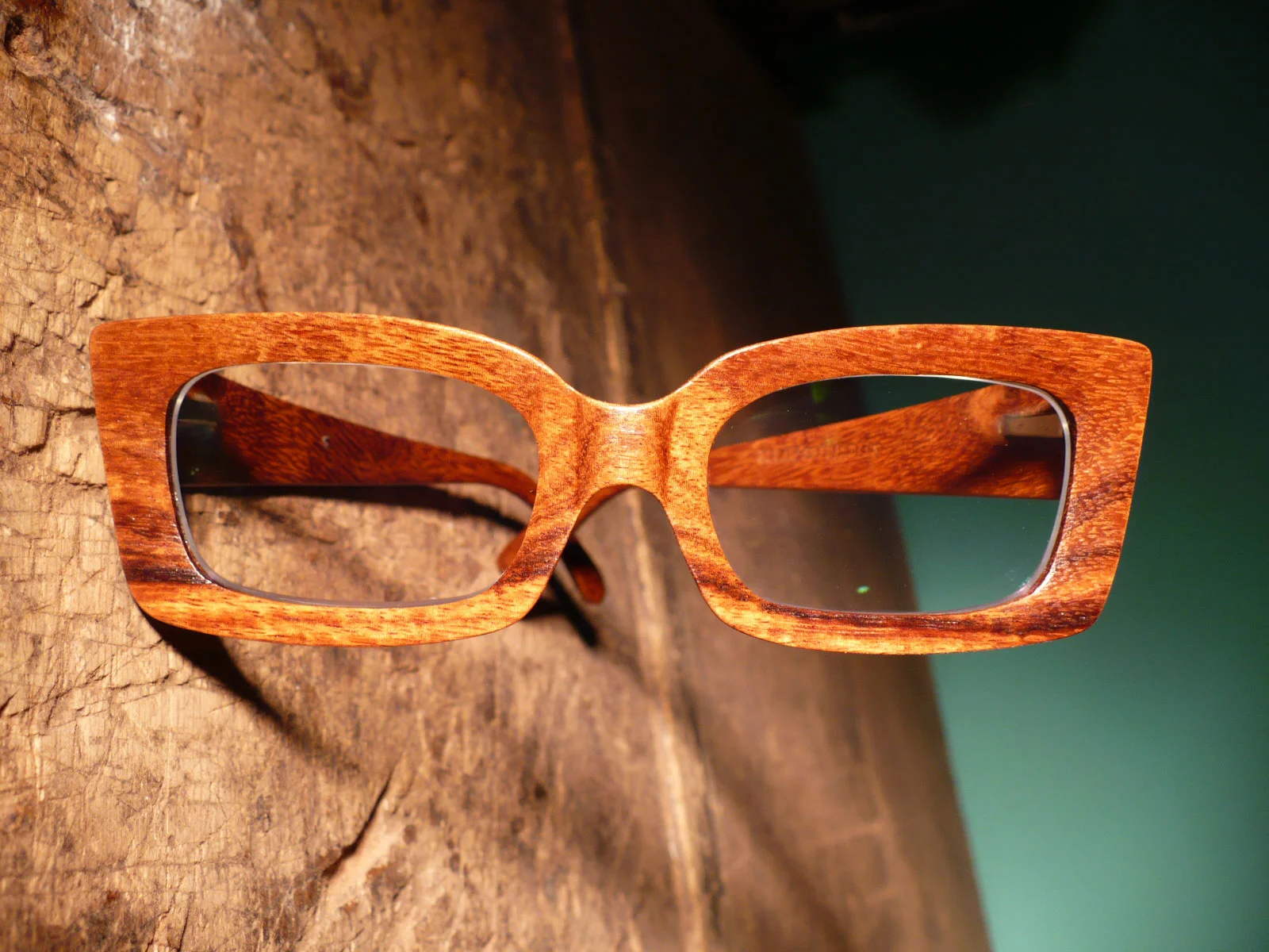 renewable-custom-wood-sunglasses-designer.jpg