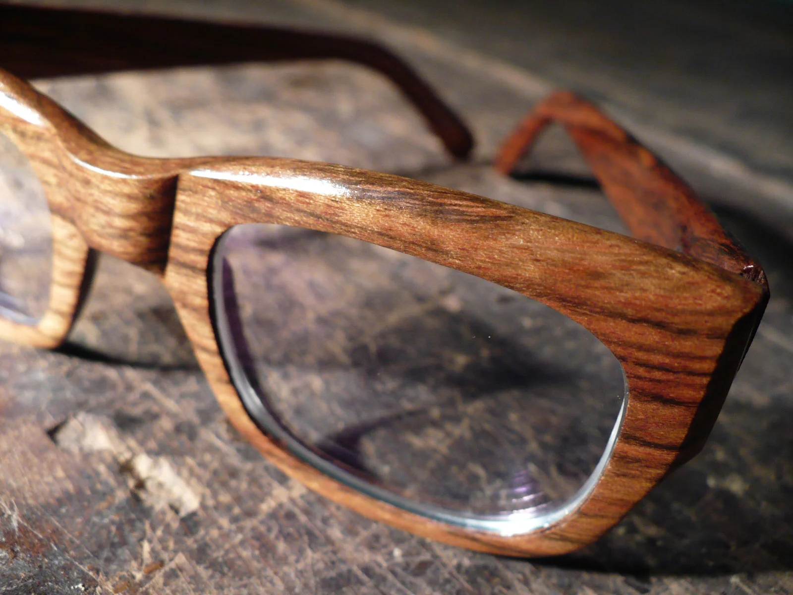 custom-eyewear-wood-sunglasses-frames.jpg