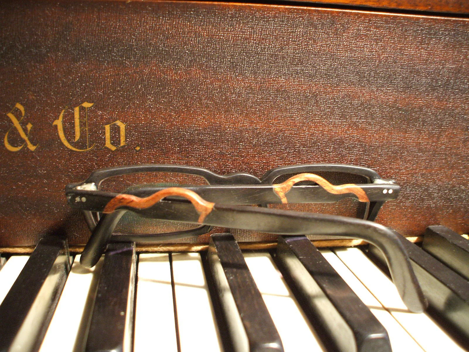 ebony-piano-custom-wood-eyewear.jpg