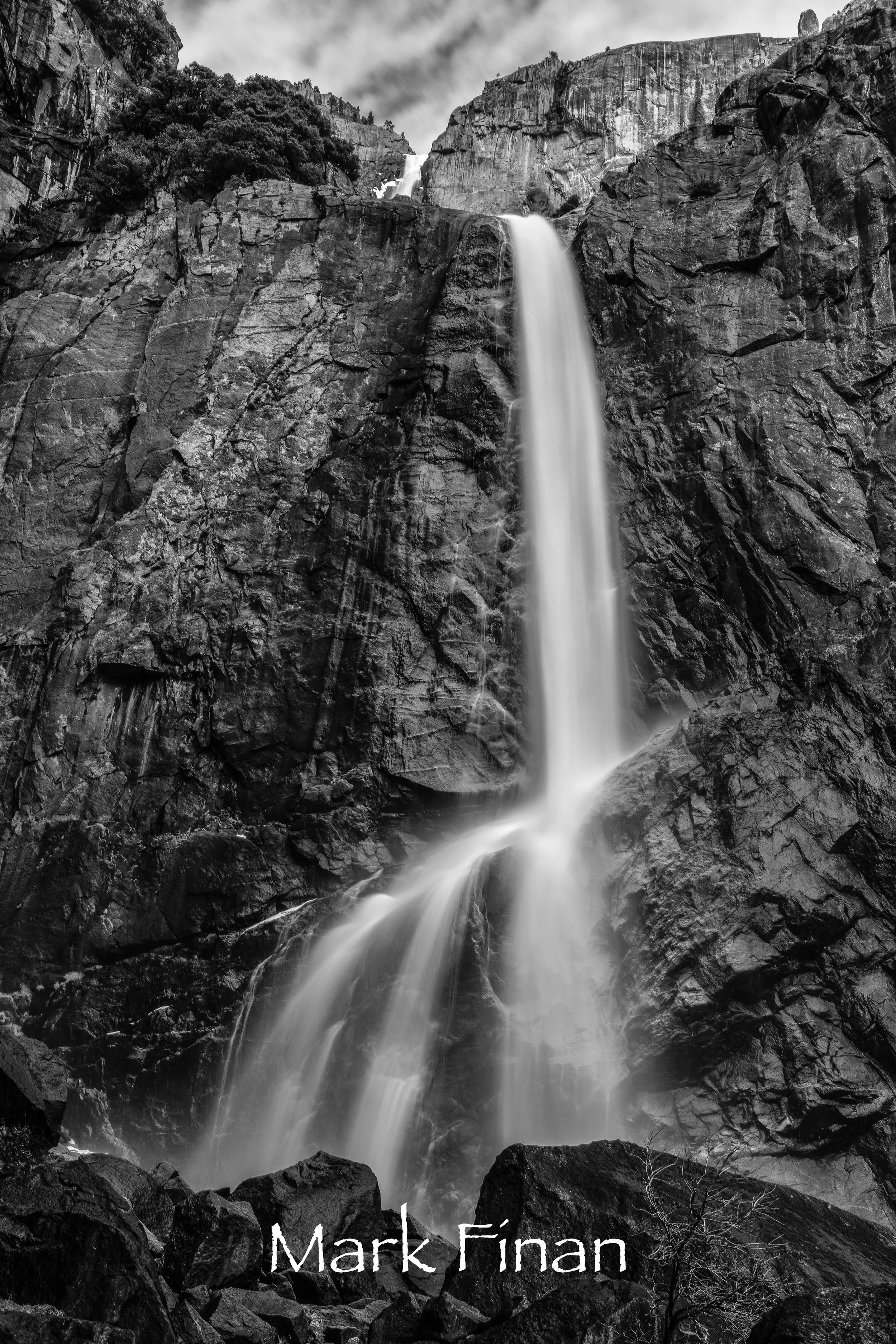 lower yose falls bw.jpg