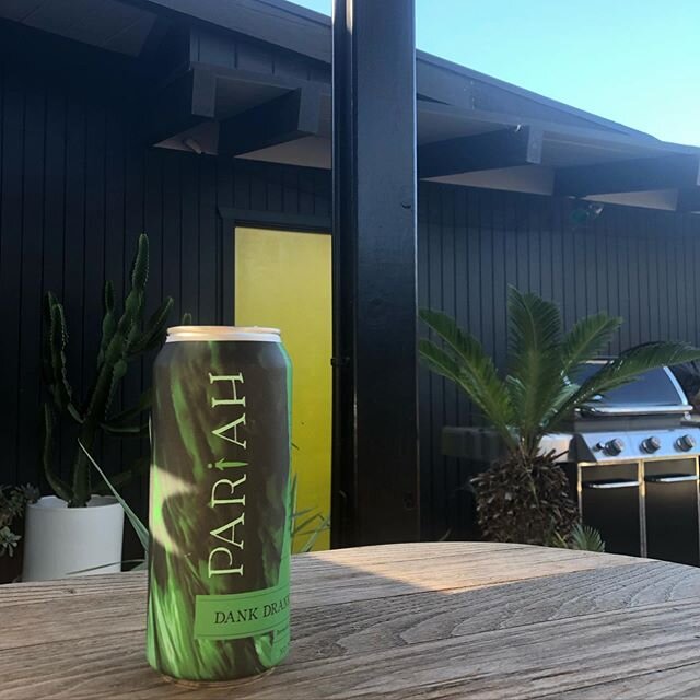 What are you drinking at home? We&rsquo;re sipping on some Pariah Dank Drank, y&rsquo;all. 
@pariahbrewingco #dankdrank #ipa