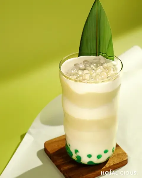 Two-Layer Matcha Yogurt Grape Milkshake