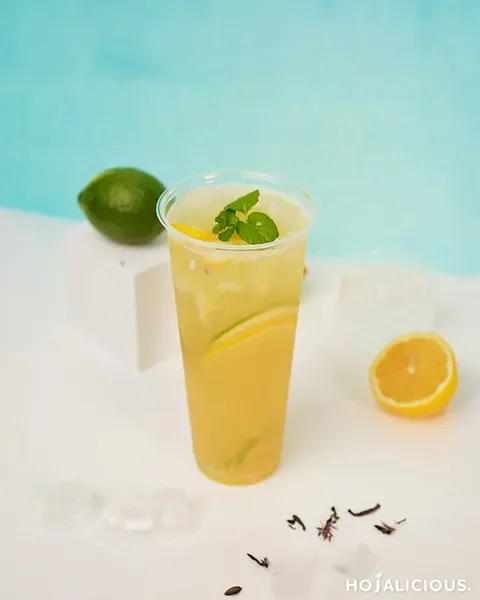 Hand-Beating Lemon Tea