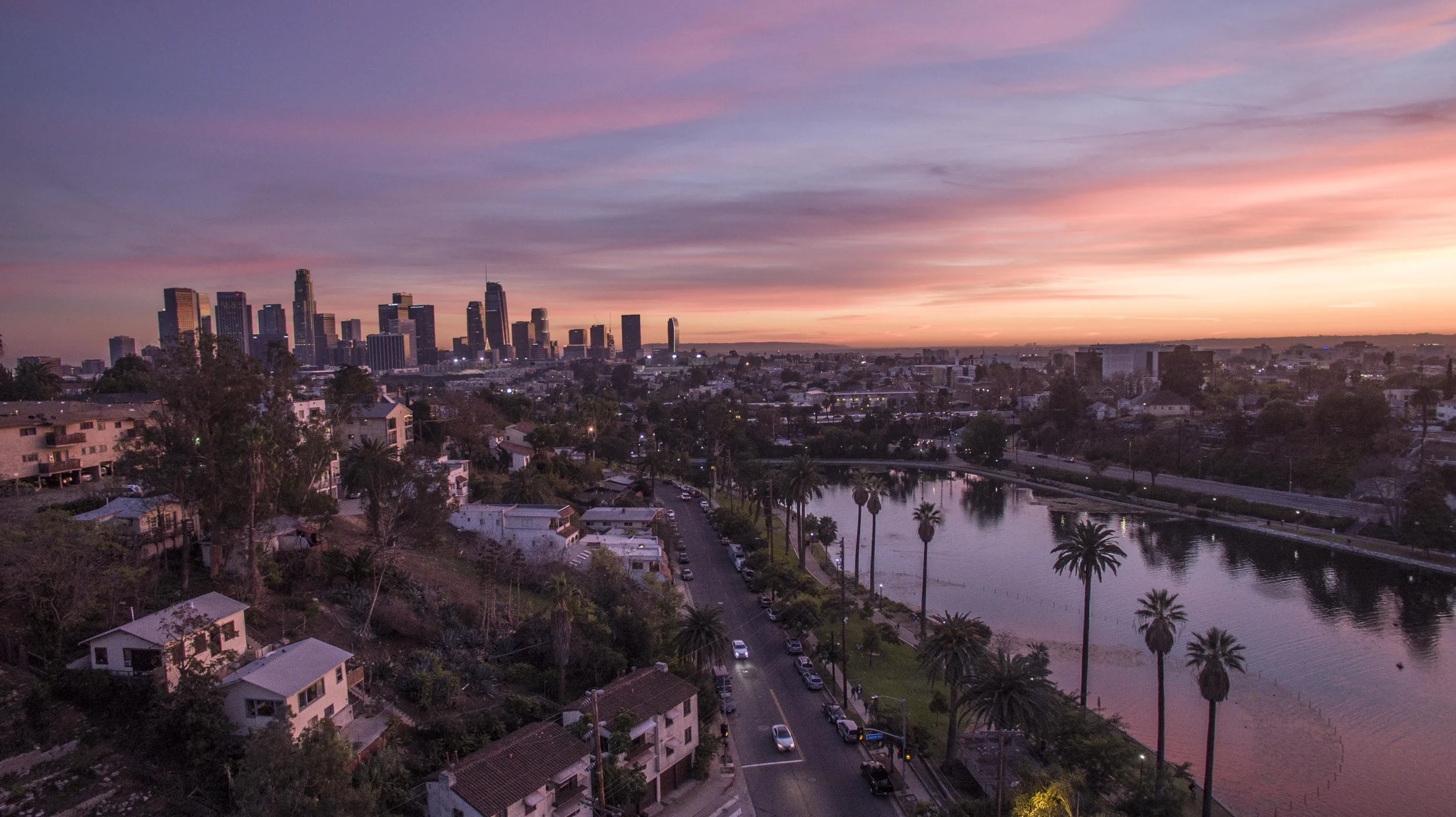 Echo_Park_Lake_with_Downtown_Los_Angeles_Skyline.jpg