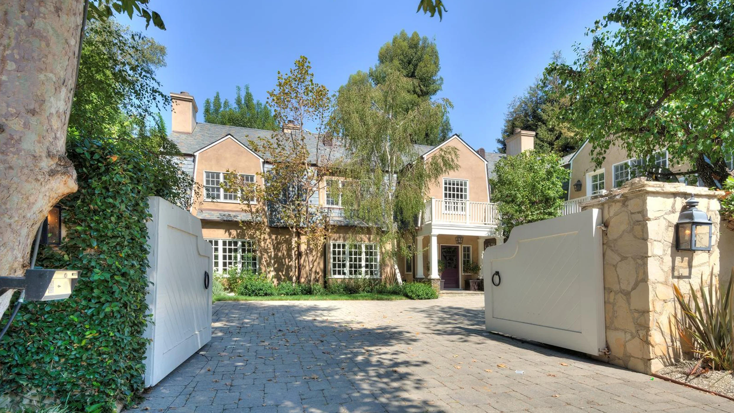 9575 Hidden Valley Rd
