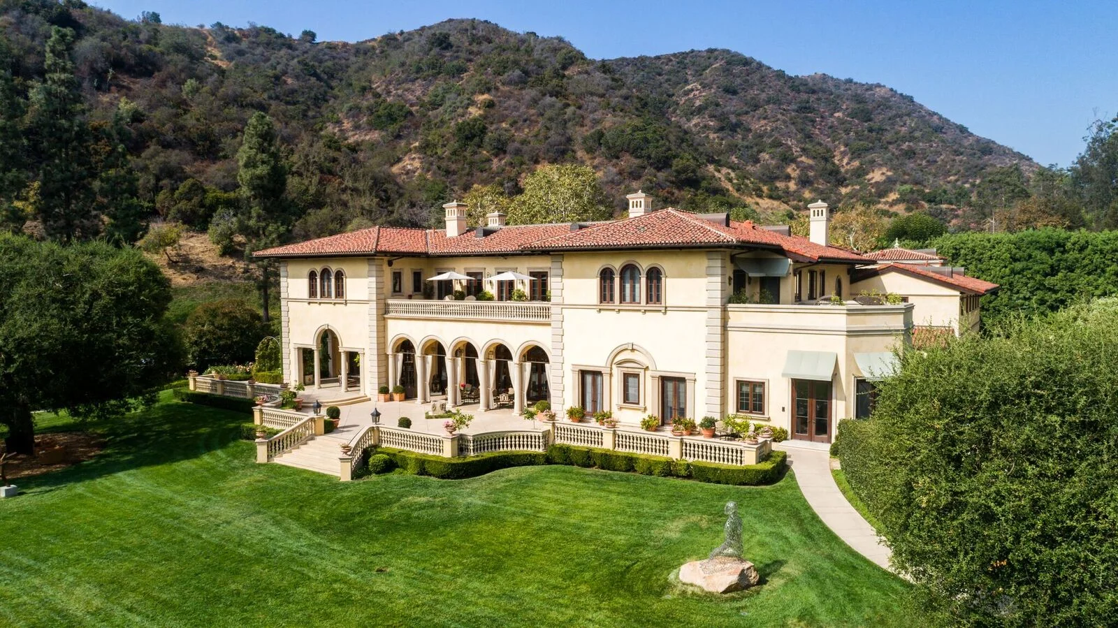 The Complete Guide to Los Angeles Gated Communities — Opulence LA