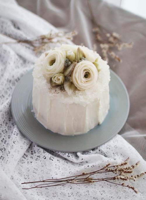 Day 1. Jewerly Dome Cake (Dummy cake) - Jewerly icing - Rose, Rose buds, Berry, Leaf.