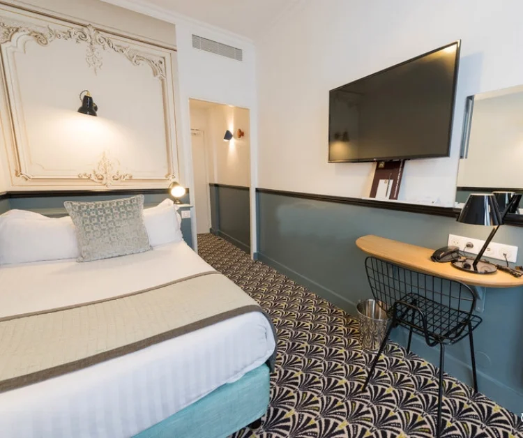 single-room--v16536119.jpg
