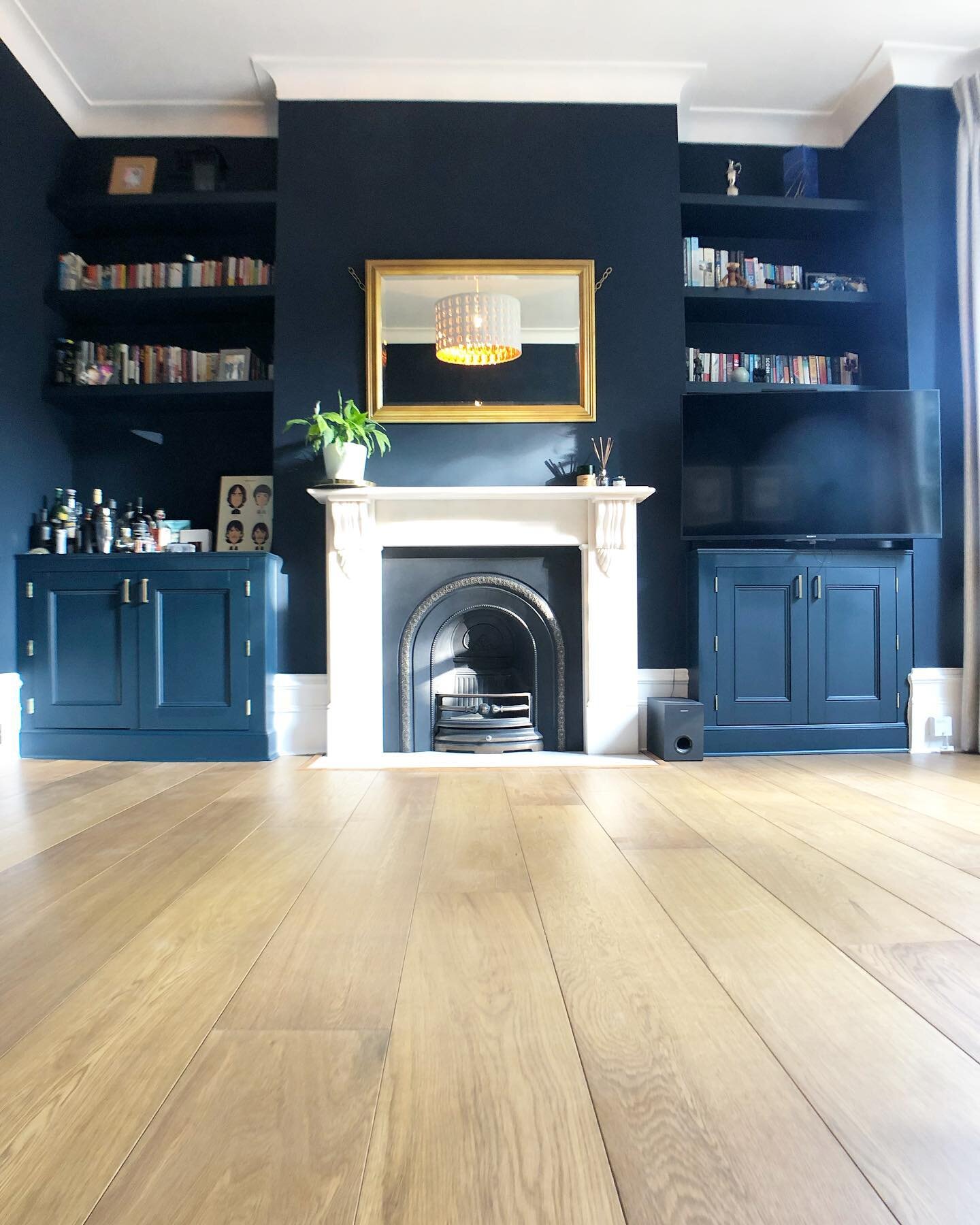 F L O O R I N G - Part 2. Back in the #Lewisham living room to finish the room off. I built the Alcove cabinets and shelving and decorated this room back in January 2018. Over 40m2 of engineered oak flooring was laid in this house. Supplied by Jordan