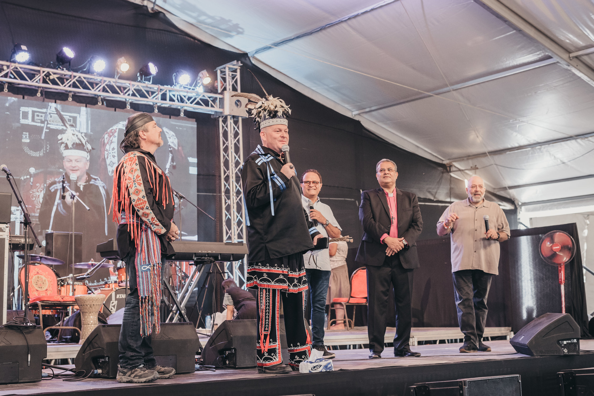  Representatives from the First Peoples of Canada presented Egypt with gifts. They gifted Egypt with grains of wheat and a watch, declaring that “now is the time of harvest in Egypt!" 