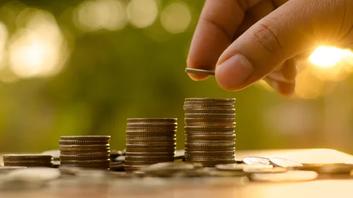 difference-between-money-finance-funds-717X404.webp