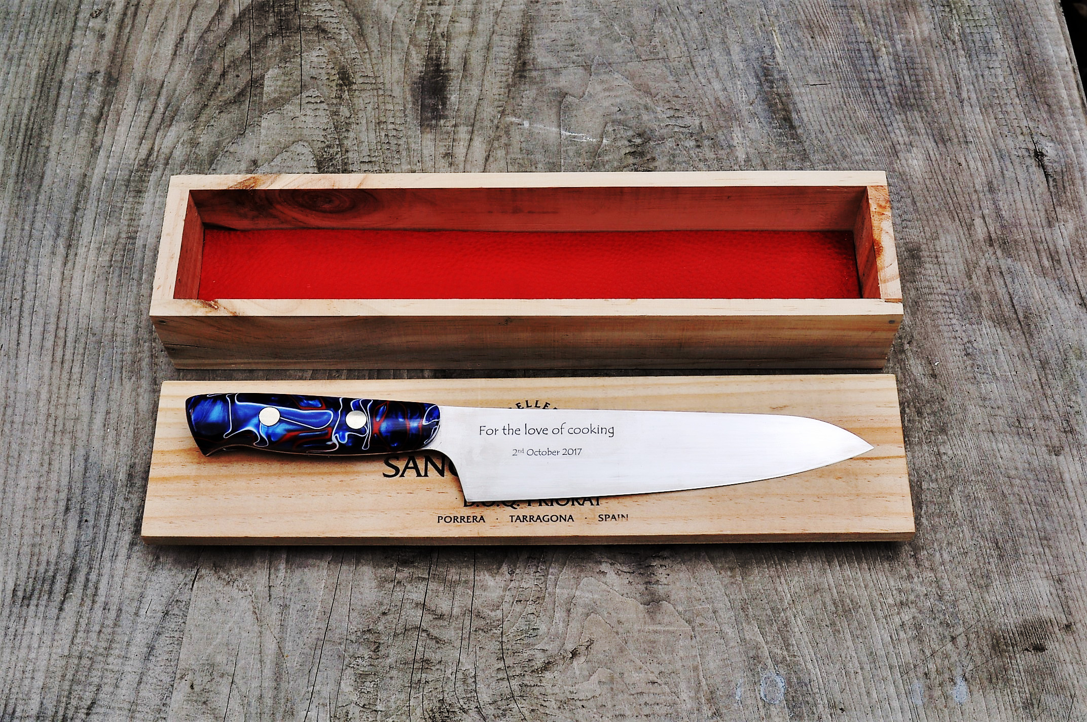200mm SantokuSantoku in 440C 200 mm long with Kirinite handles in a hand made presentation box.