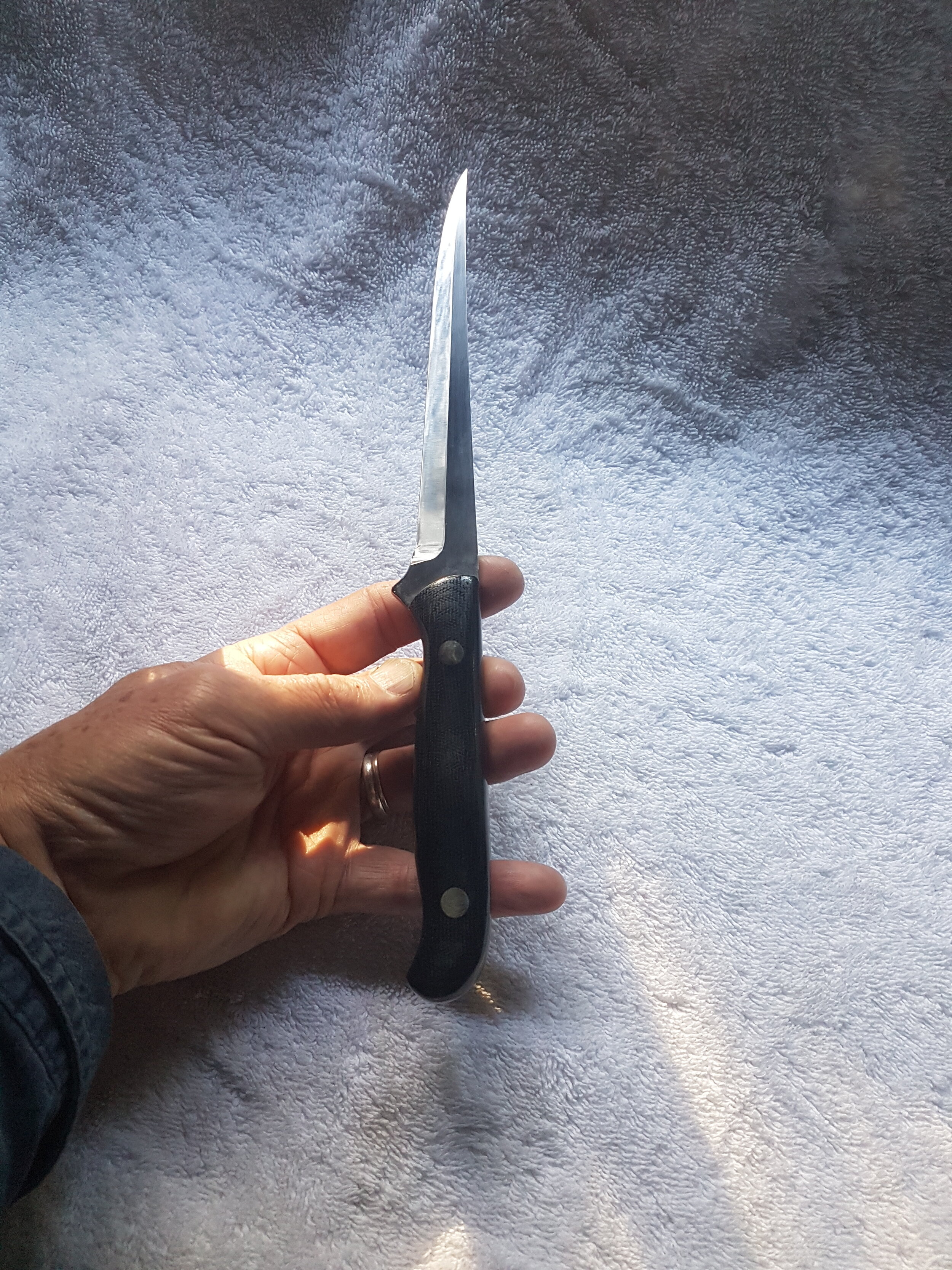 175mm Boning KnifeThis Boning Knife Is IN 14C28N cutlery steel; this is a super fined-grained steel made by Sandvik in Sandviken, Sweden. It is their best quality steel and has the optimized chemistry required for a top-grade knife steel to provide …