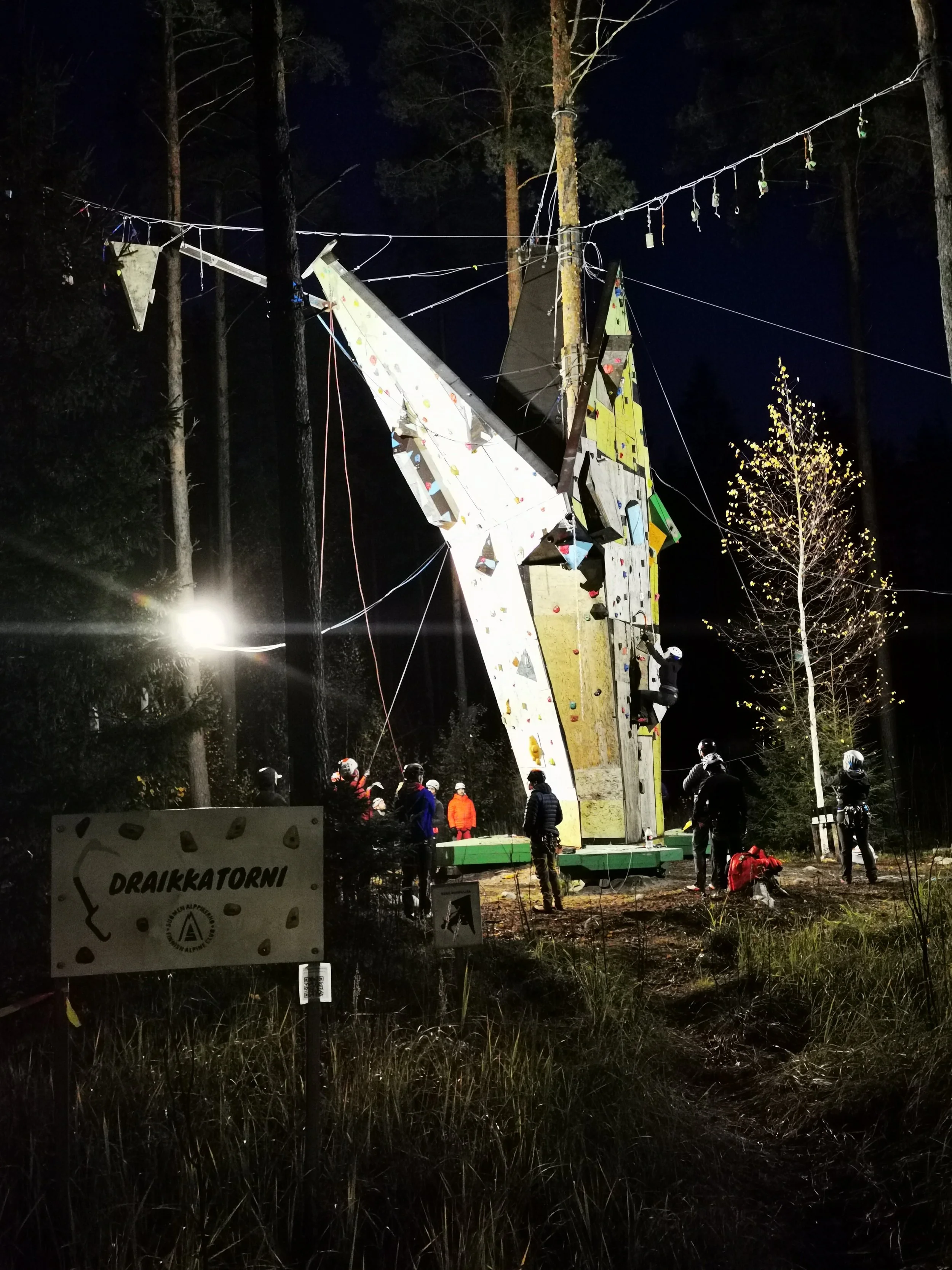 Draikkatornin seuravuoro nyt torstaisin! / Drytooling climbing session moves to Thursdays!