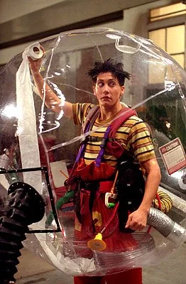 jake_gyllenhaal_bubble_boy_002.jpg