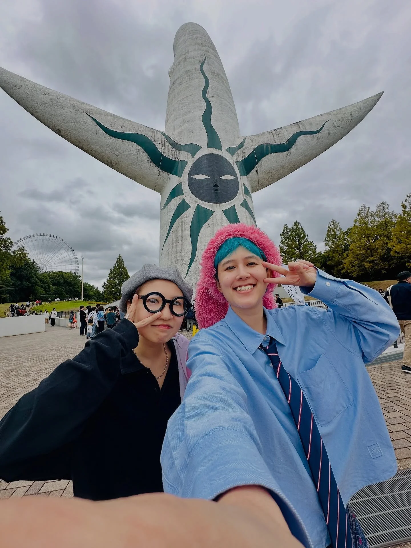 今日は万博記念公園でFUNKY MARKETでした！雨が降ったり、止んだり、変な天気でしたが、来てくださった方ありがうございました！！！最高のライブで新しいファンにもお話しできました🤩今日はほんまにno music, no lifeを感じました&hellip;🥺まこれからもよろしくお願いします！🩷💙サックスのサポートかいさんにもありがとう！🎷