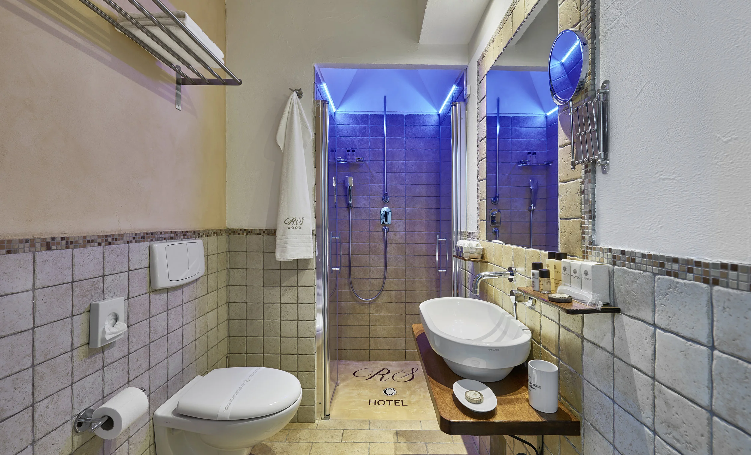RS_BATHROOM.jpg