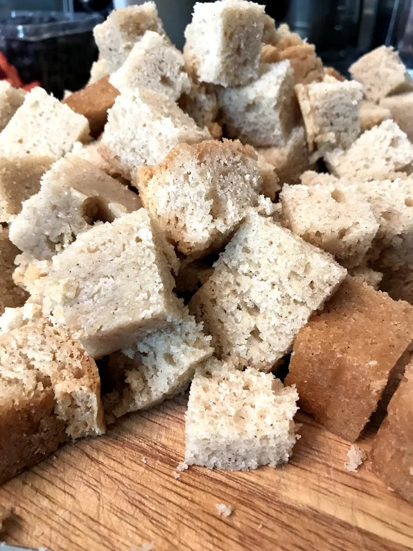 I love seeing the little specks of cinnamon in the cake, it adds such a beautiful flavor.