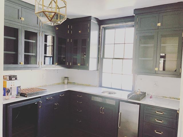 Ok kitchen...I see you... Stay tuned for an incredible backsplash project we have in the works! #brassfordays #brassandmirror #kissmybrass #lol #startedfromglassnowwehere #argent #argentmirror #antiquemirror #girlboss #mompreneurs #silvereverything #