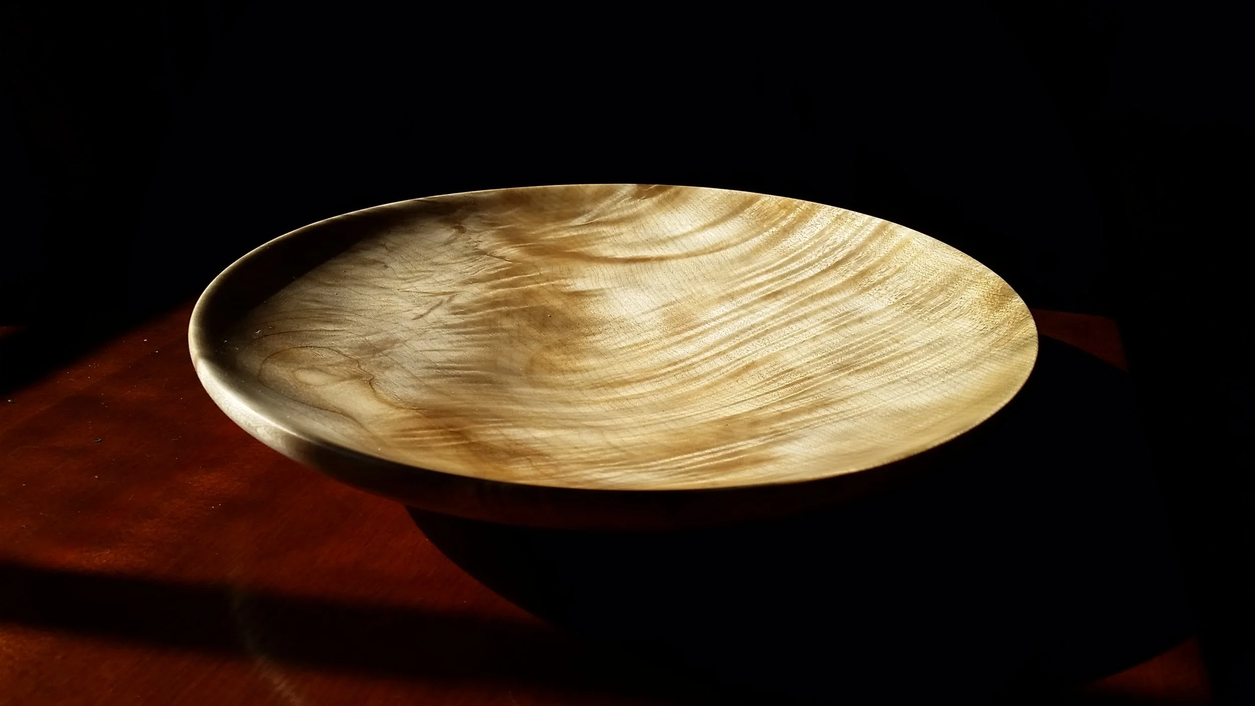 Curly Sycamore Plate