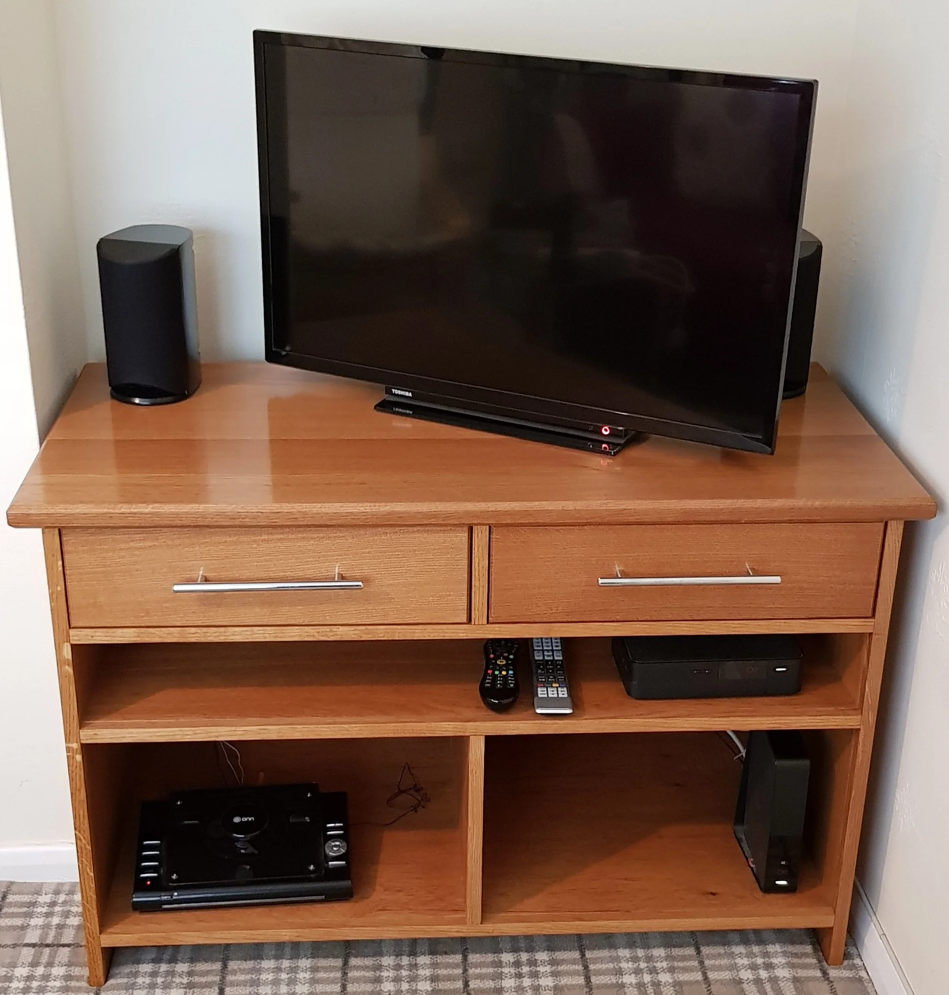 Oak Entertainment Centre