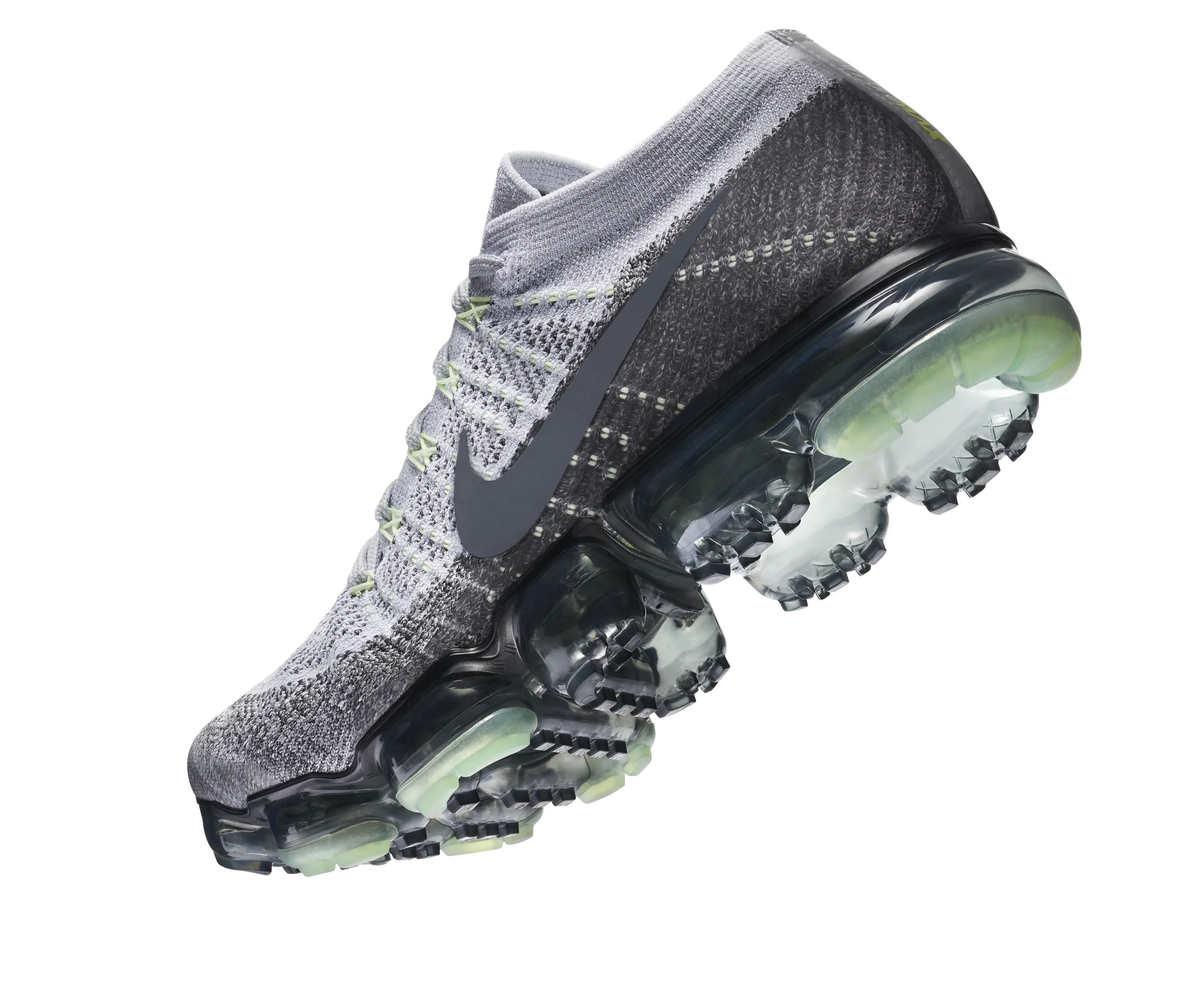 HO17_RN_M_AirVaporMax95_922915_002_B.jpg