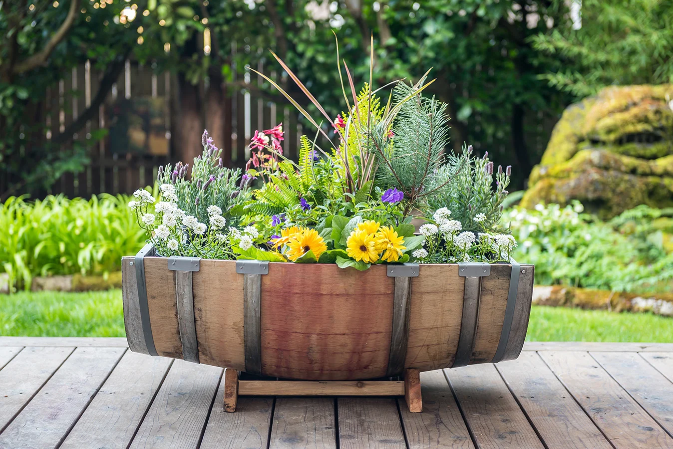 oak barrel garden dimensions: 26”x35”x15”