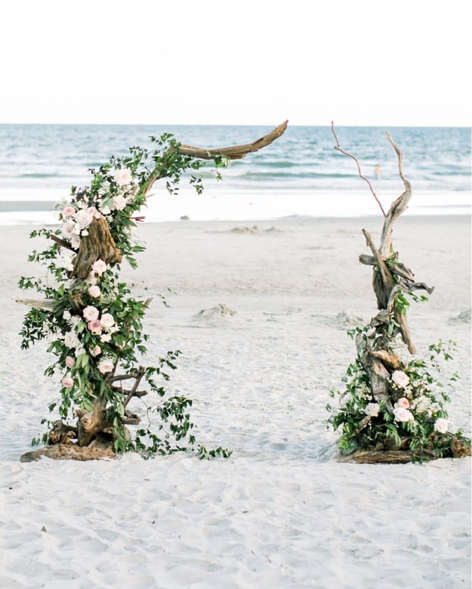 Beach weddings are hard... they're windy, there are people in the background and the sun is bright. You need the BEST vendors on your team to make magic happen.
.
.
.
#beachwedding #wilmingtonweddings #bubblyeventsnc #bubblyevents #driftwood #beachce