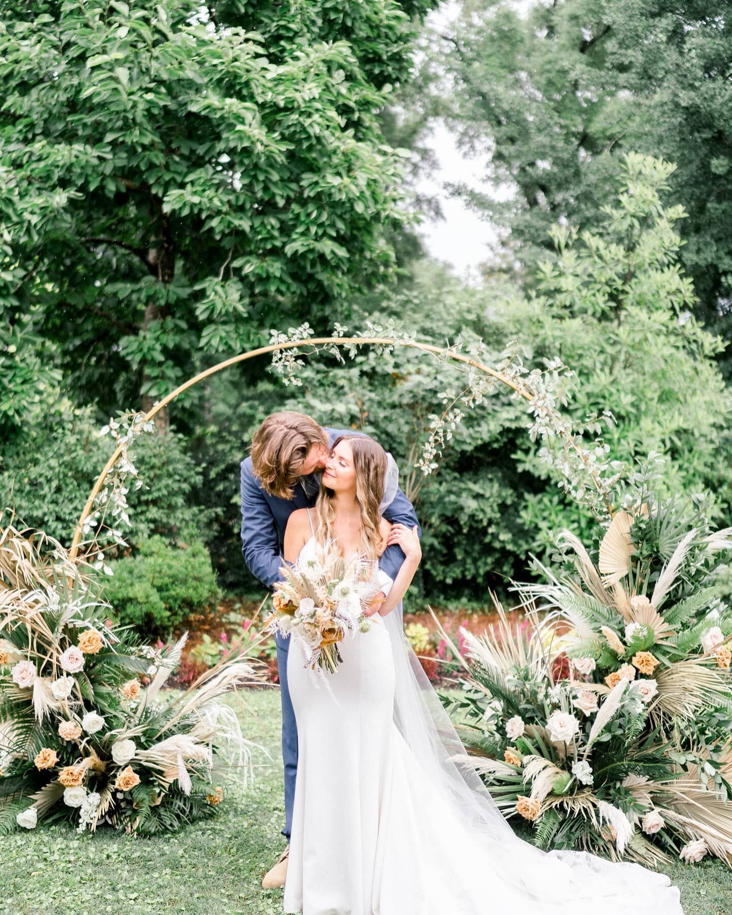 June has been a wild ride and it started off with the sweetest (and rainiest) wedding back on the 4th with Lauren + Franz ❤️
.
.
.
#wilmingtonweddings #weddingplanner #128south #newhanovercountyarboretum #bohowedding #pampasgrasswedding #brideandgroo