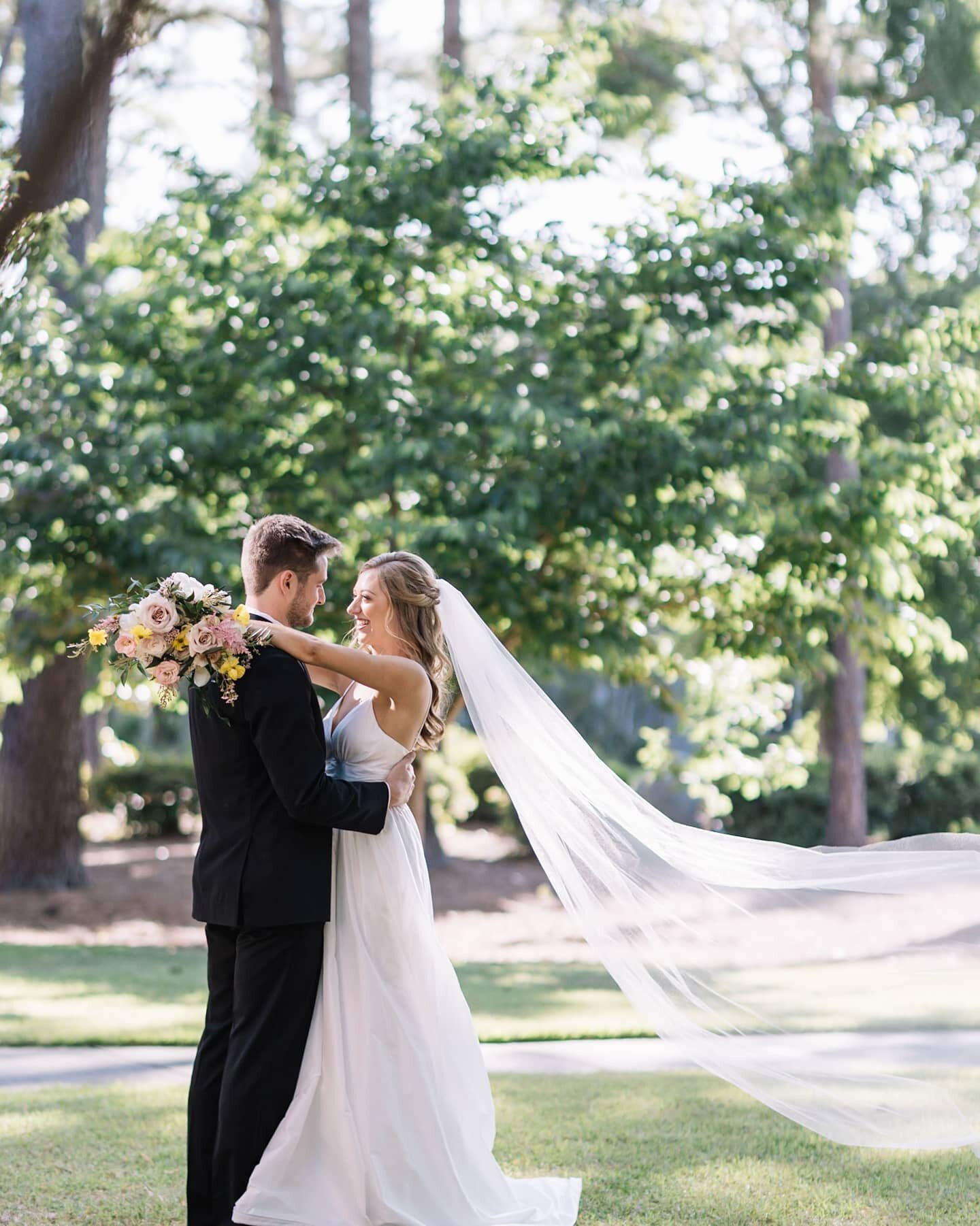 Could not and would not pick just one... Hannah + Austin, your love for life is infections and I'm so lucky to have had a hand in your wedding. What a special, sweet day! Cannot wait to see what's in store for y'all! ❤️
.
.
.
#wilmingtonweddings #wil