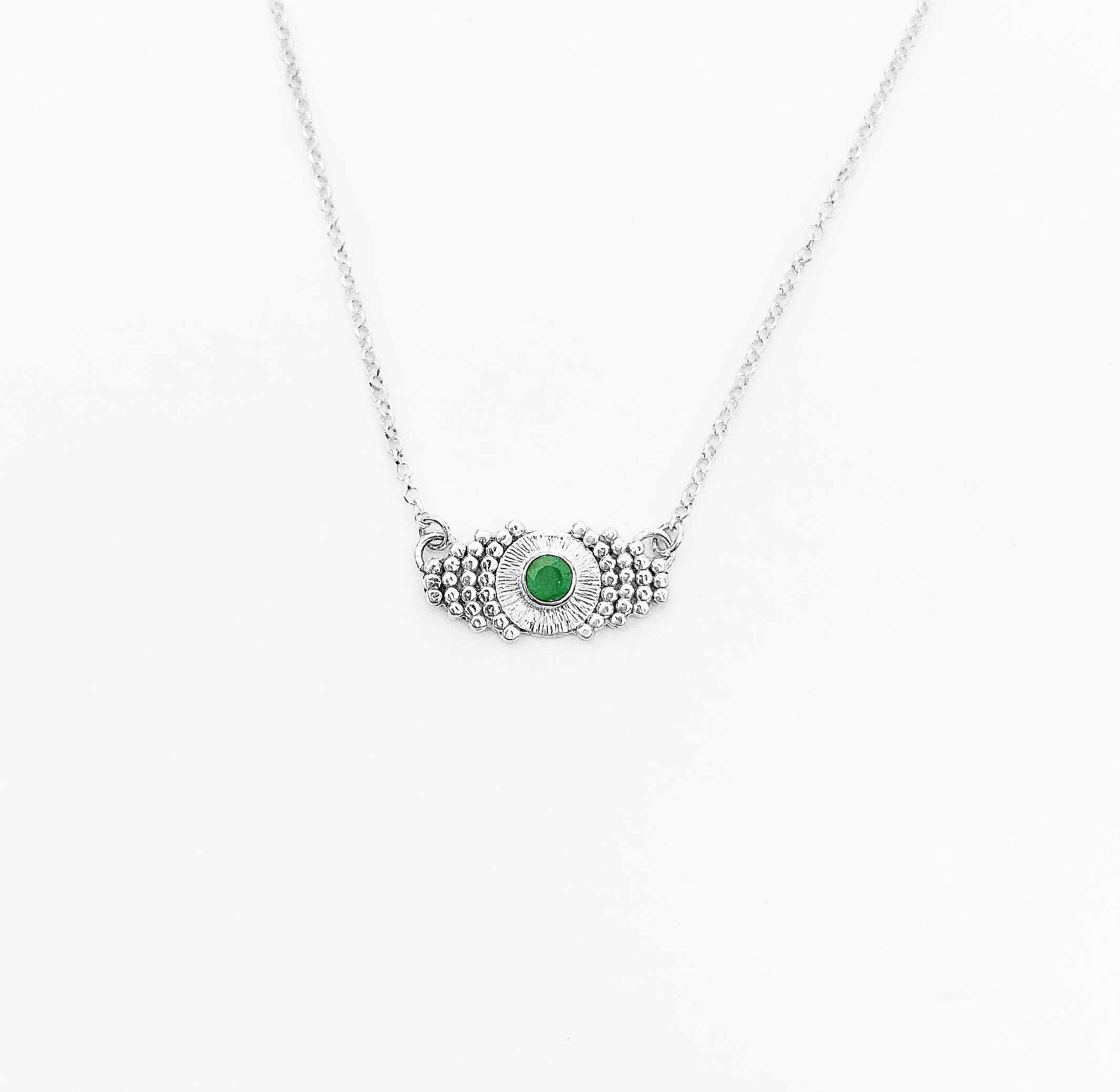 collar ojo esmeralda.jpg