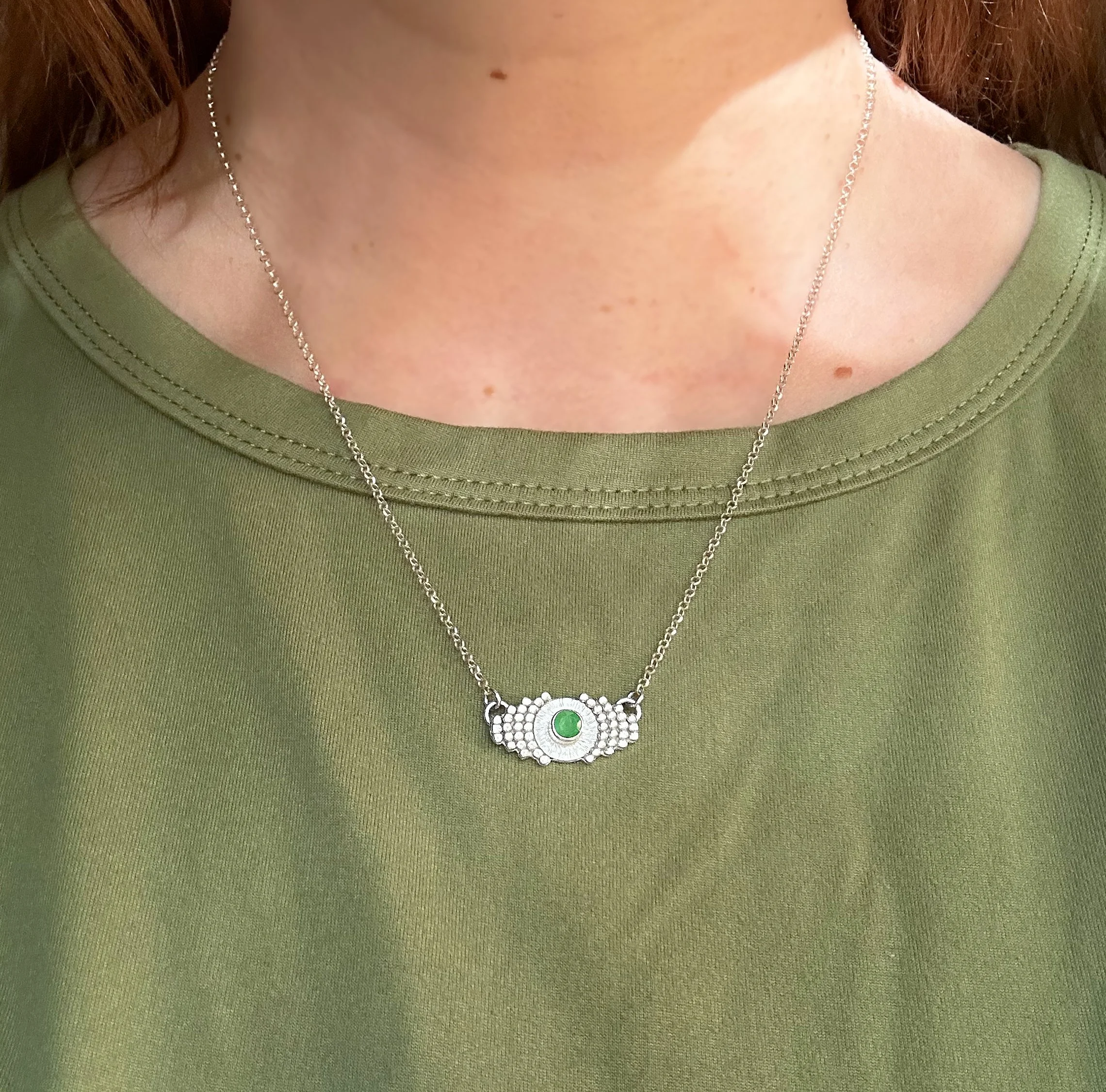 collar ojo esmeralda 2.jpg
