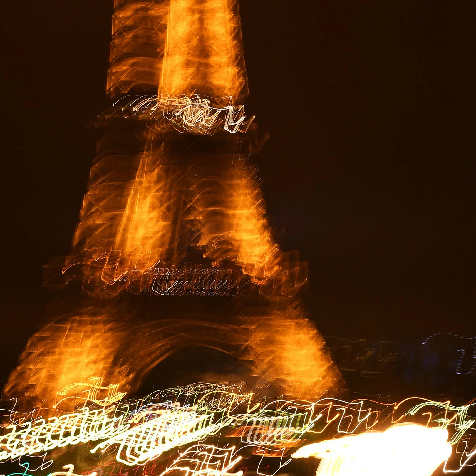 VisualCarbon_Stock_EiffelTower.jpg
