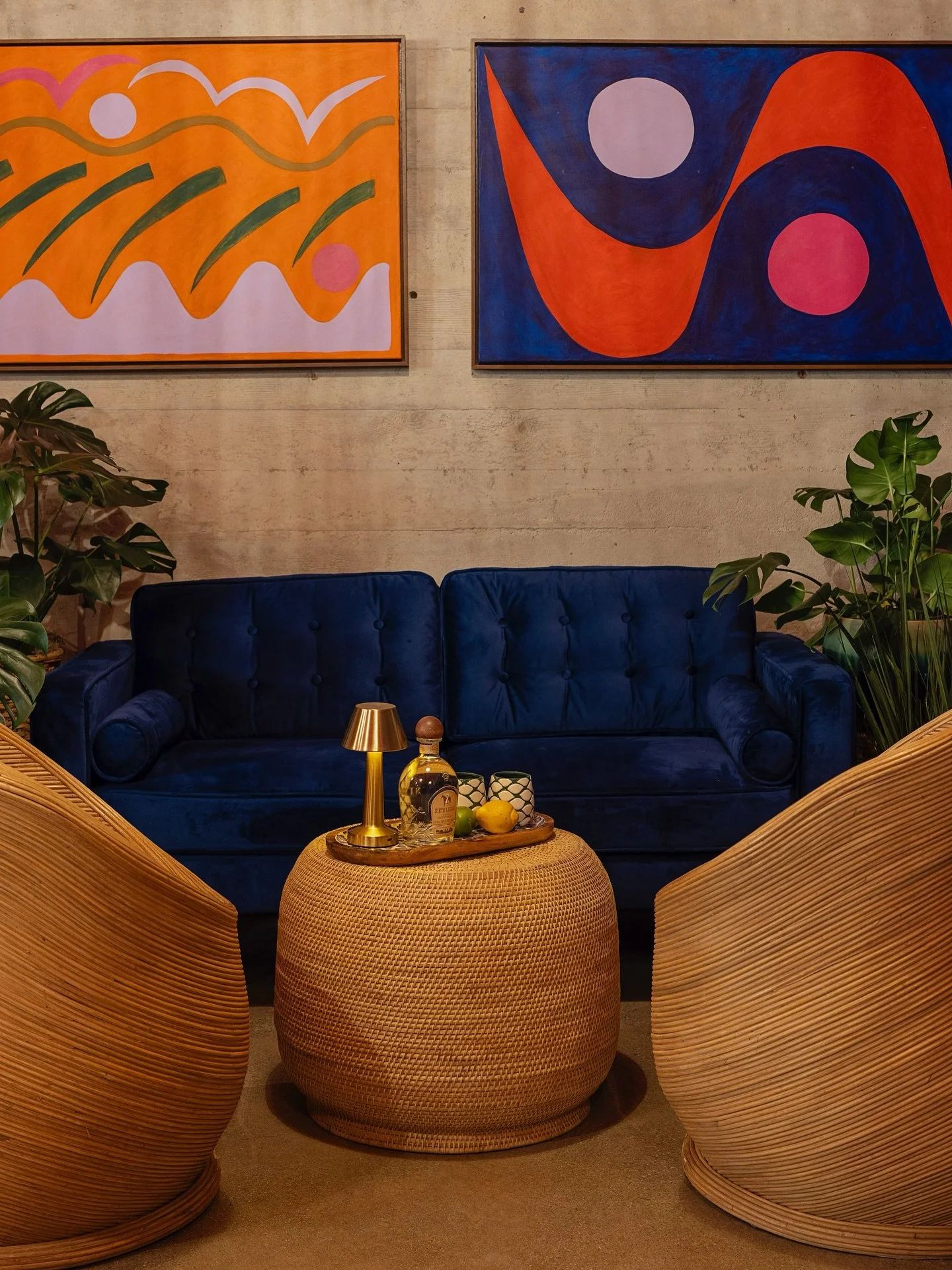Pull up a seat and stay awhile… bold colors, warm textures, and a whole vibe. 🍹
•
•
🛠️Built by NLP. 
•
•
// @jaguarmoonbar // design: @mnstudiointeriors // architecture: @kevinmoorearchitect // photo: @erinfeinblatt