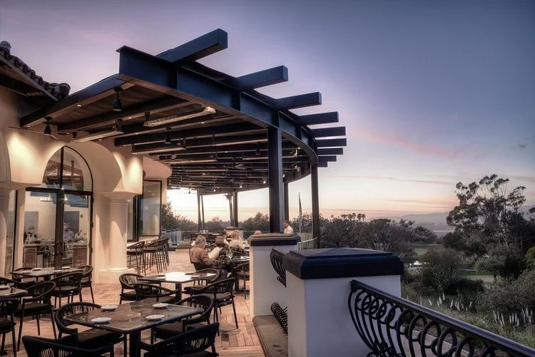 sunsets and structure designed for the moment. @spanishhillsclub built for the views. 🌅⛳️