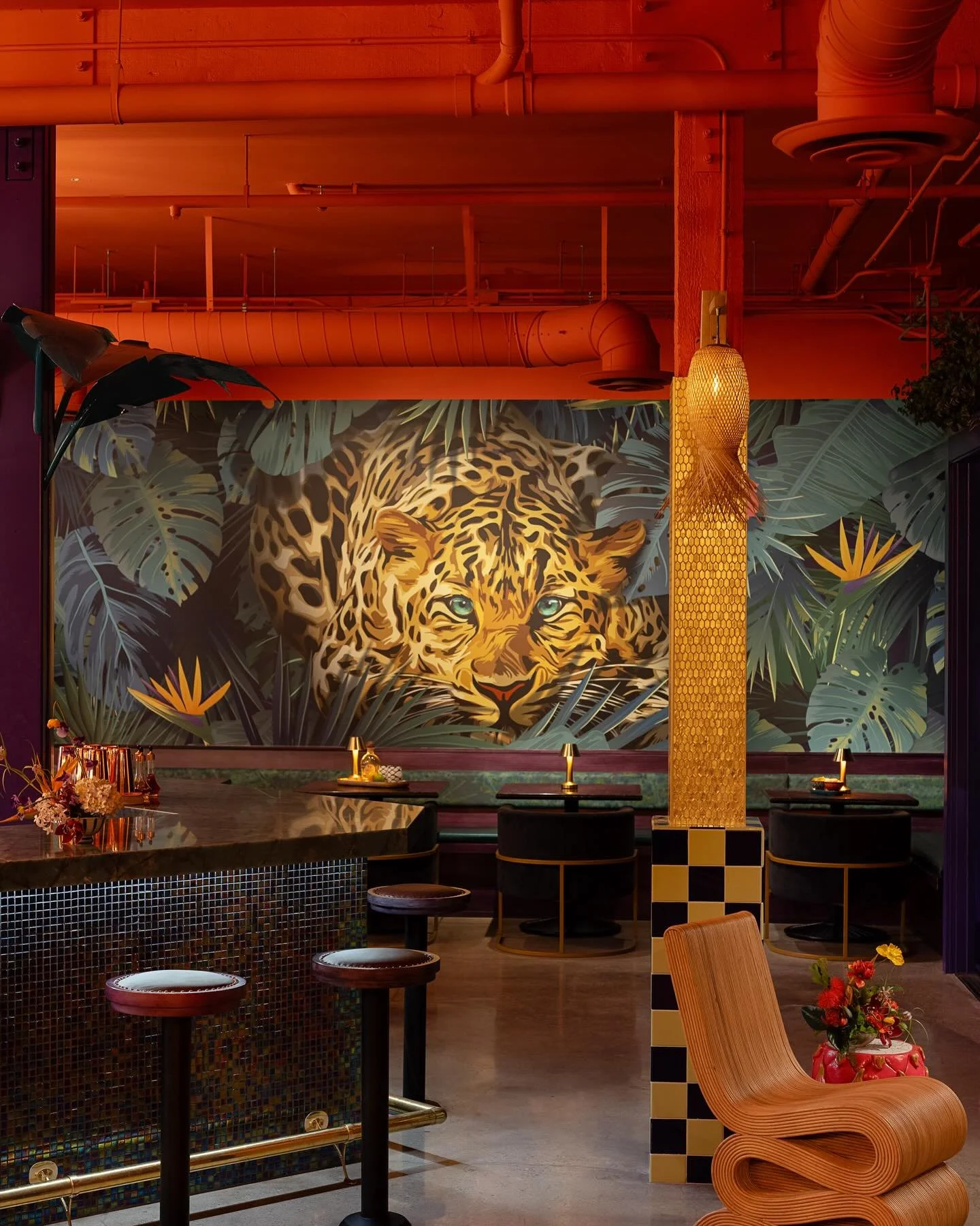 Should @jaguarmoonbar be the next location for @thewhitelotus ? 🐆 
.
.
.
🛠️ Built by NLP
.
.
// @jaguarmoonbar // design: @mnstudiointeriors // architecture: @kevinmoorearchitect // photo: @erinfeinblatt