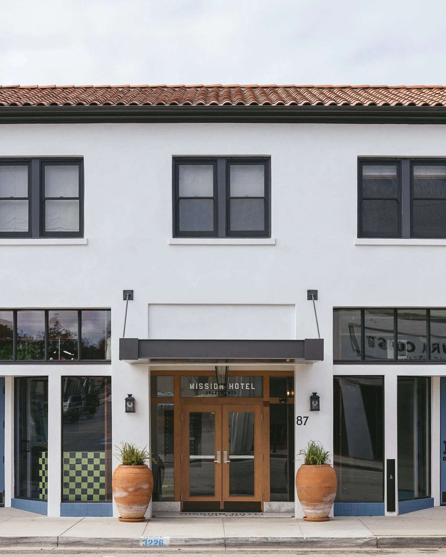Exterior of Mission Hotel - adaptive reuse. 🛠️🖤 @revive_ventura architect: @kevinmoorearchitect // photo: @erinfeinblatt
