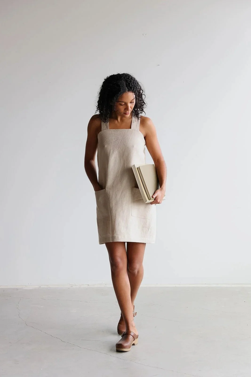 nomi-designs-linen-straps-dress-natural-front.jpg