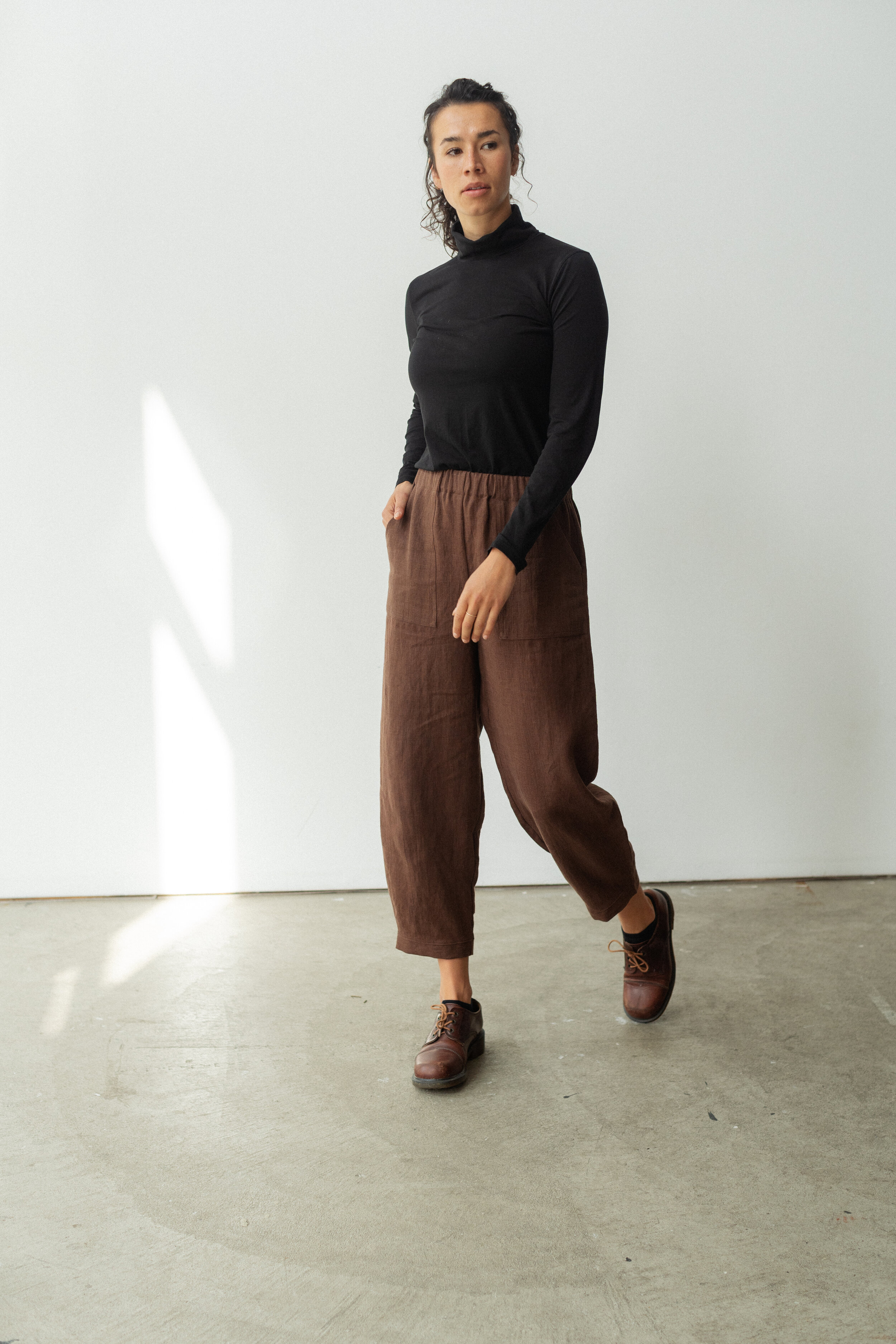 linen-pants-chocolate-walk-front.jpg