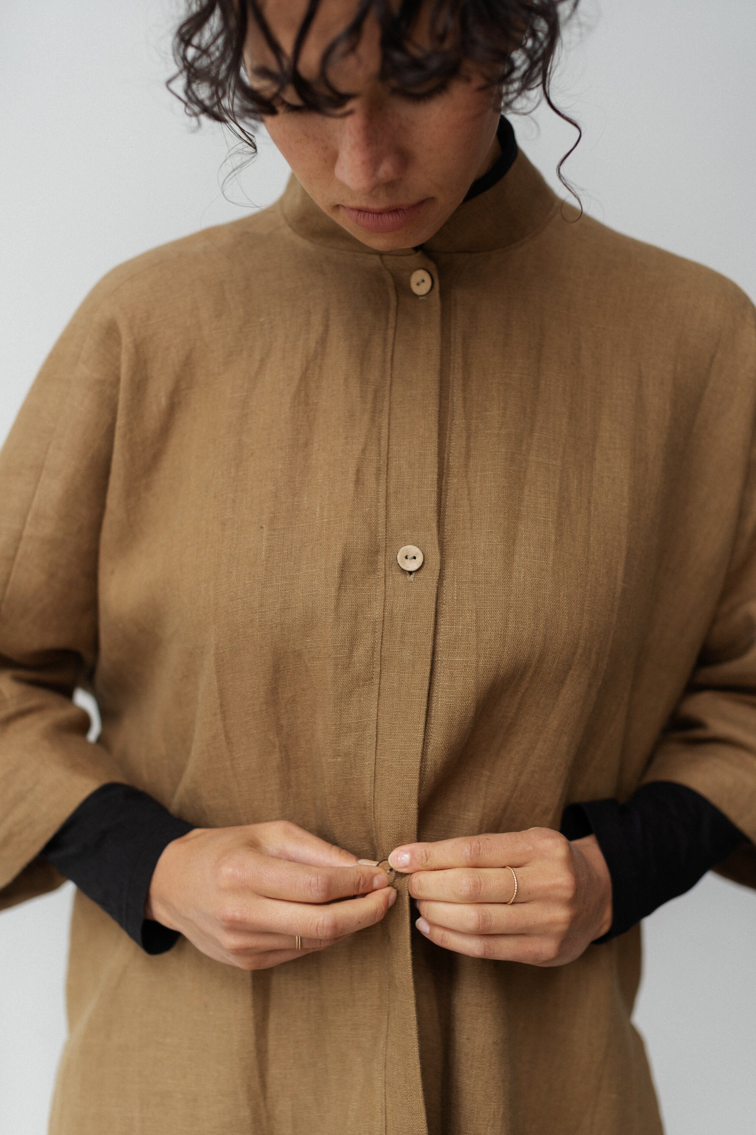 linen-women-shirt-dark-moss-front-buttoned.jpg