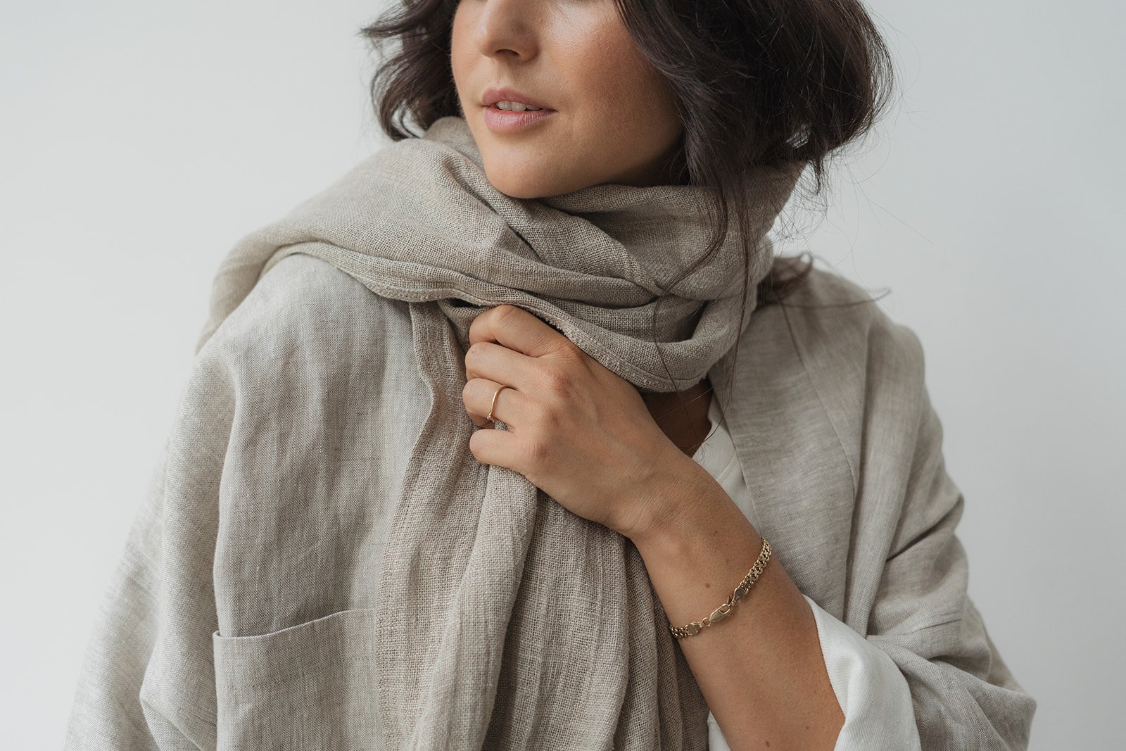 linen-scarf- natural-had-side.jpg