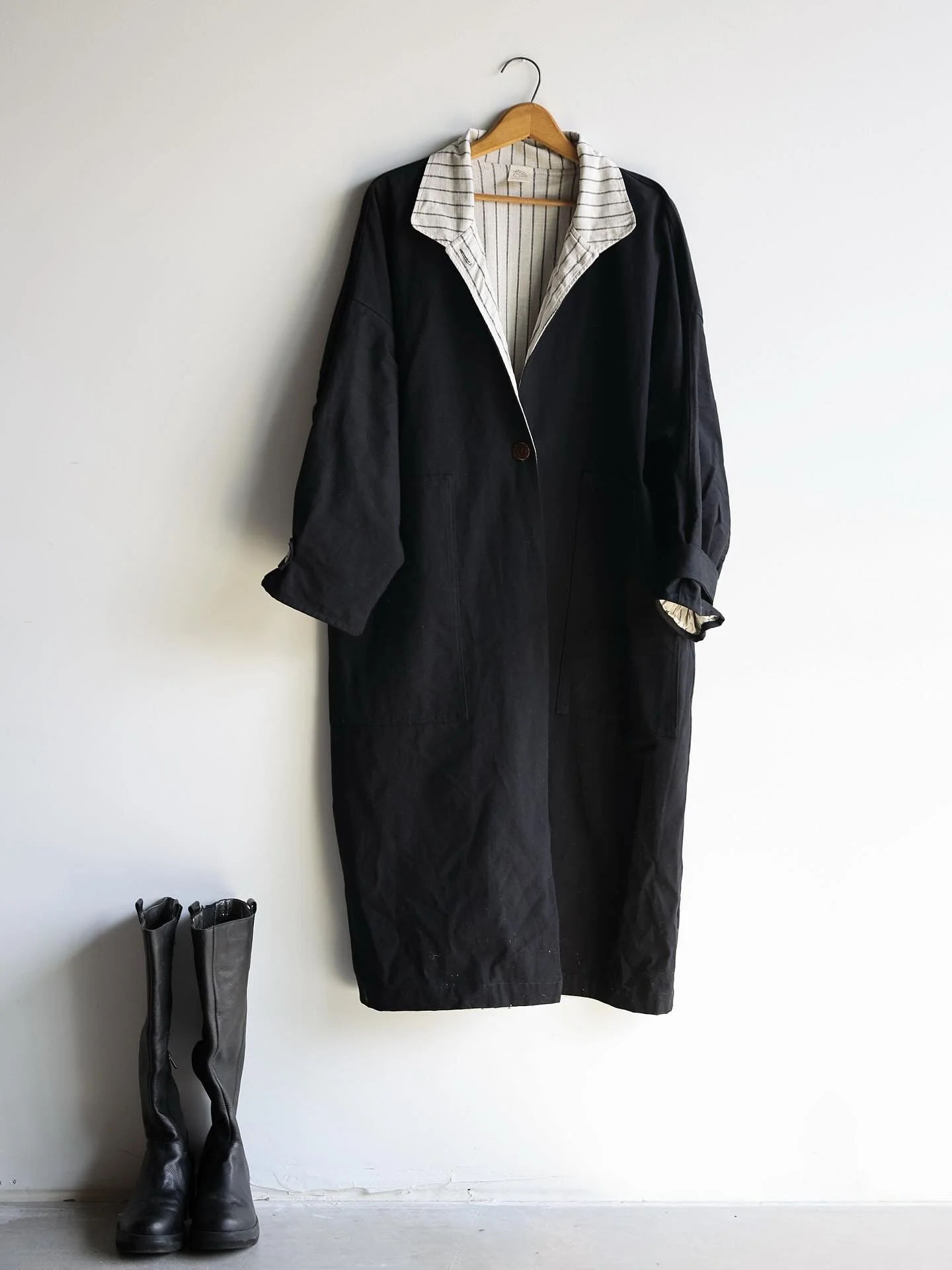 More and more, I&rsquo;m getting wonderful feedback from you on the Emily Double-Layer Coat. There have been so many orders already. It makes me smile and fills me with gratitude and joy. 
⠀⠀⠀⠀⠀⠀⠀⠀⠀
The Emily Coat is made from sturdy canvas with a so