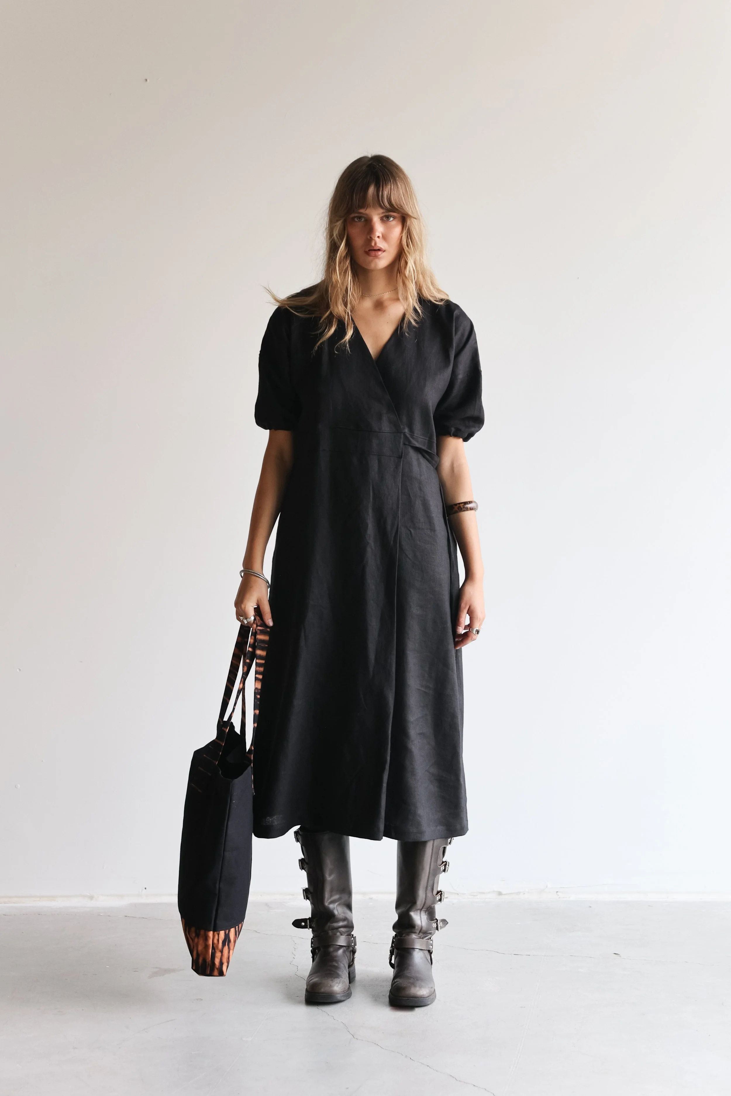 linen-dress-black-bag.jpg