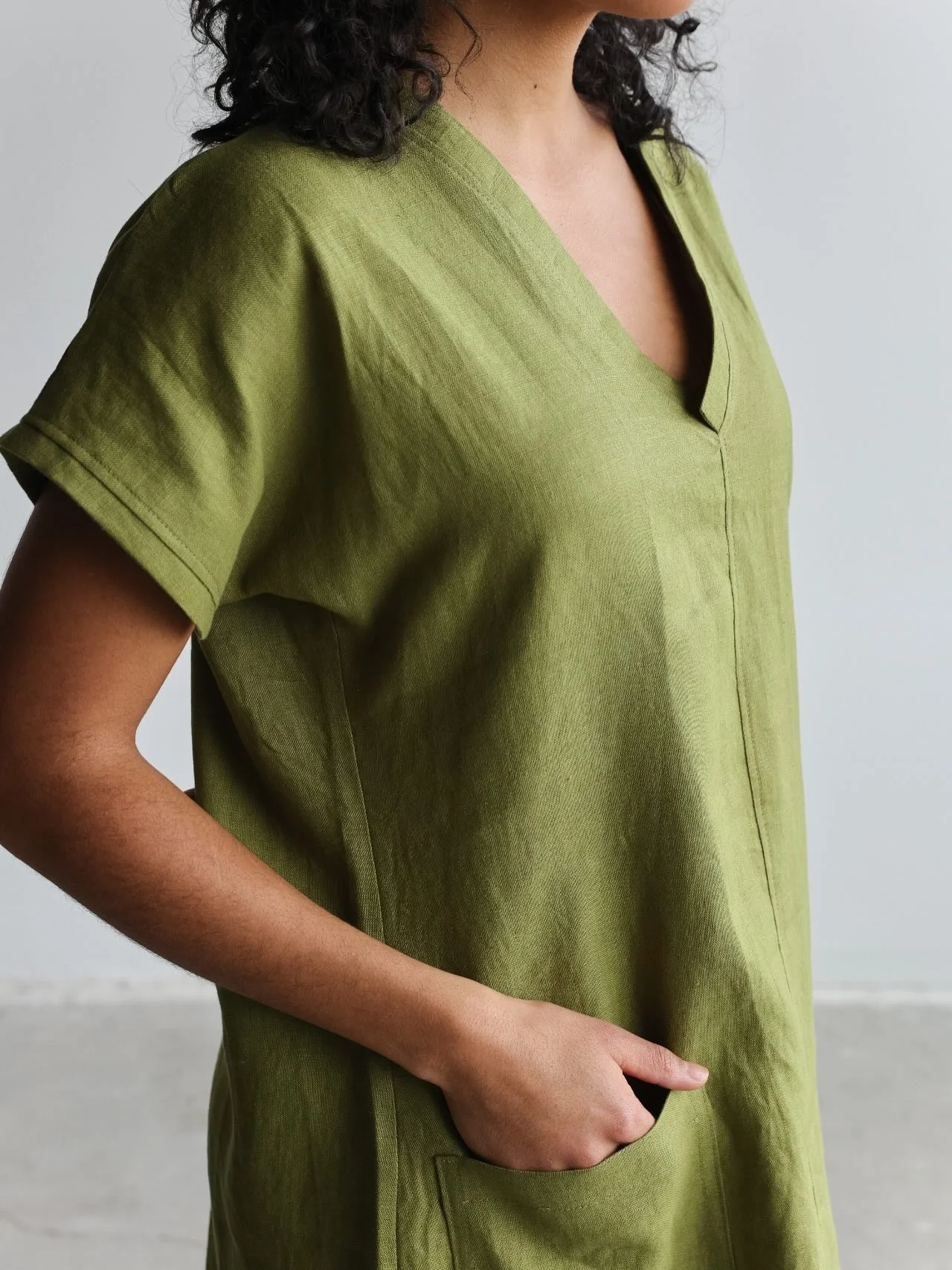 The Hayley dress is one of my first designs, and still a favourite. It&rsquo;s a fluttery, minimalist linen piece that&rsquo;s super comfortable and easy to wear. 
Some of my customers style it as a slightly shorter tunic over Jean capri linen pants 