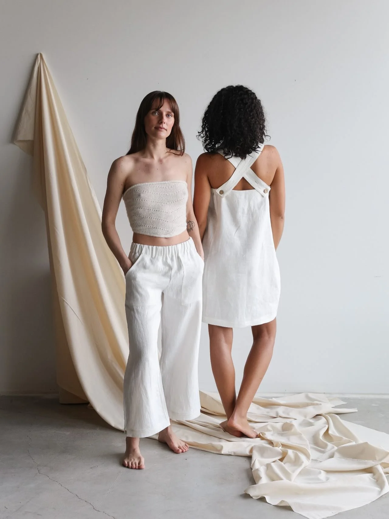 Summer Outfits
Summer is almost here, and it&rsquo;s time for light and easy looks. The Carmen linen dress is perfect for warm days when you want to feel cool and comfortable.
You can also wear Jean capri with a bandana top for a simple and relaxed s