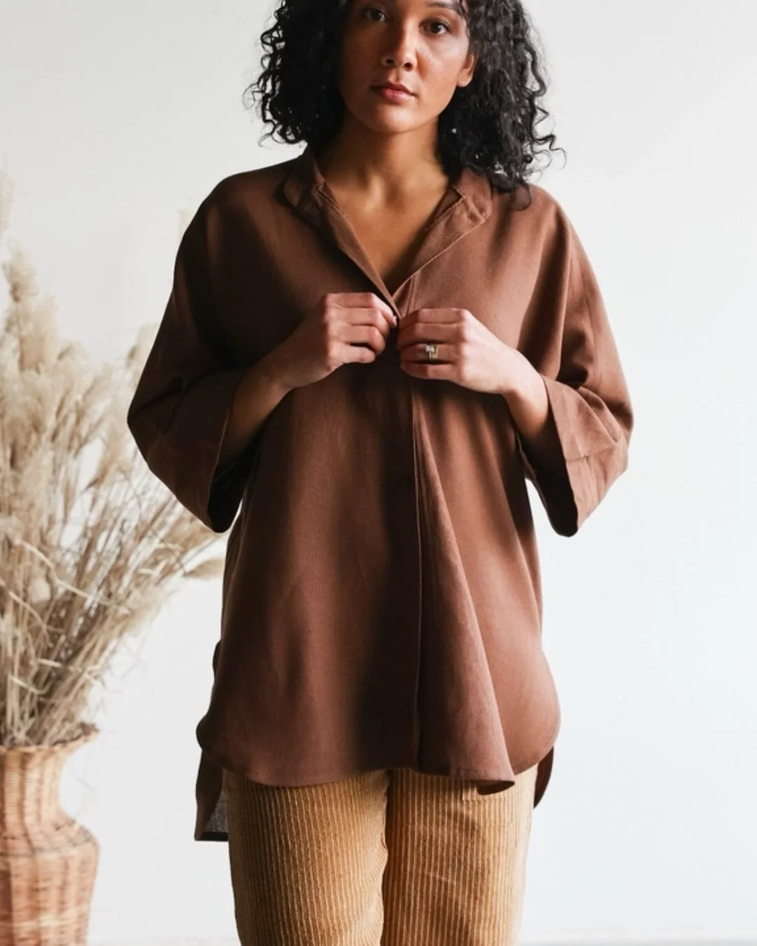 The Robyn Shirt in Cocoa 🤎
Brown is one of this winter&rsquo;s biggest colour trends, and I&rsquo;m so happy to see this beautiful shade having its moment. It&rsquo;s one of my personal favourites. 🤎