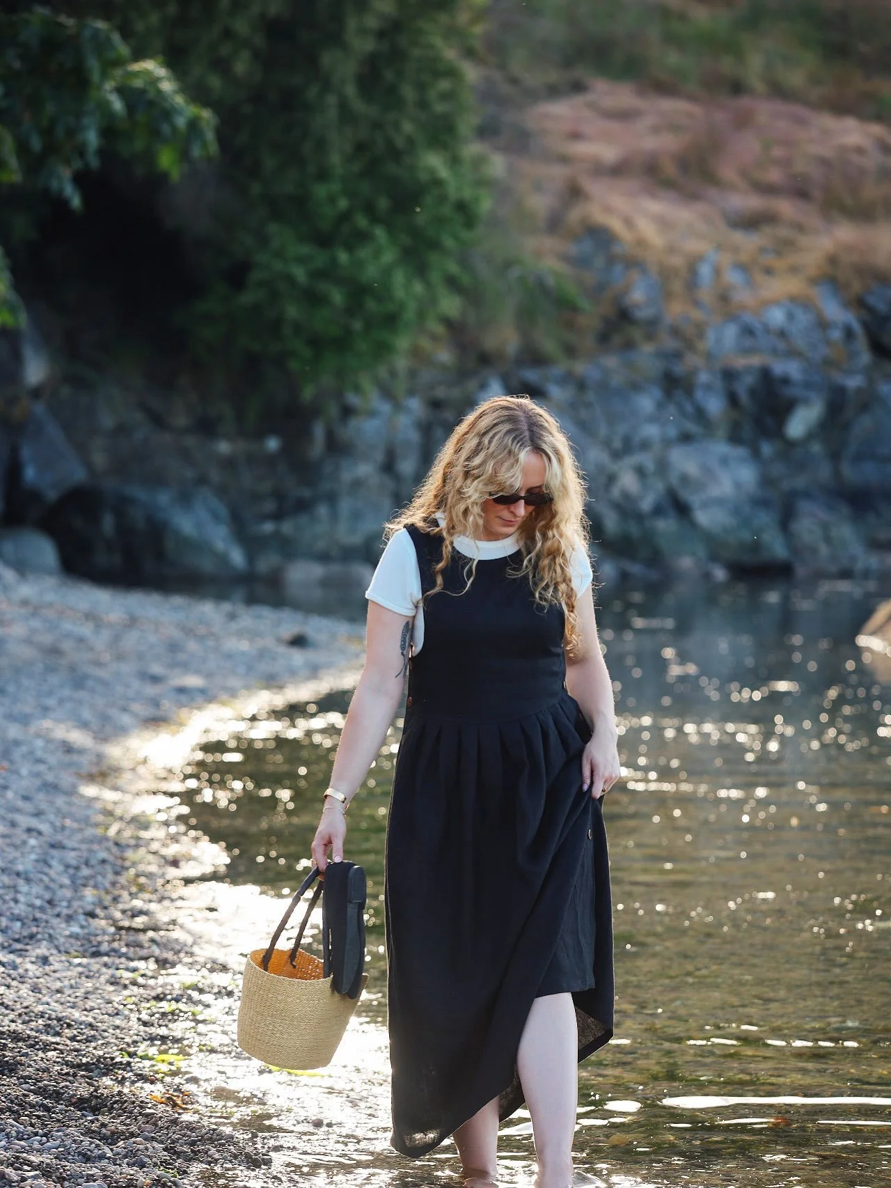 Still enjoying some beautiful, sunny days here on the West Coast.
@emilyross6 is wearing the Michaela dress paired with a T-shirt. This dress is incredibly comfortable, and you can see how naturally and confidently she feels in her body.
