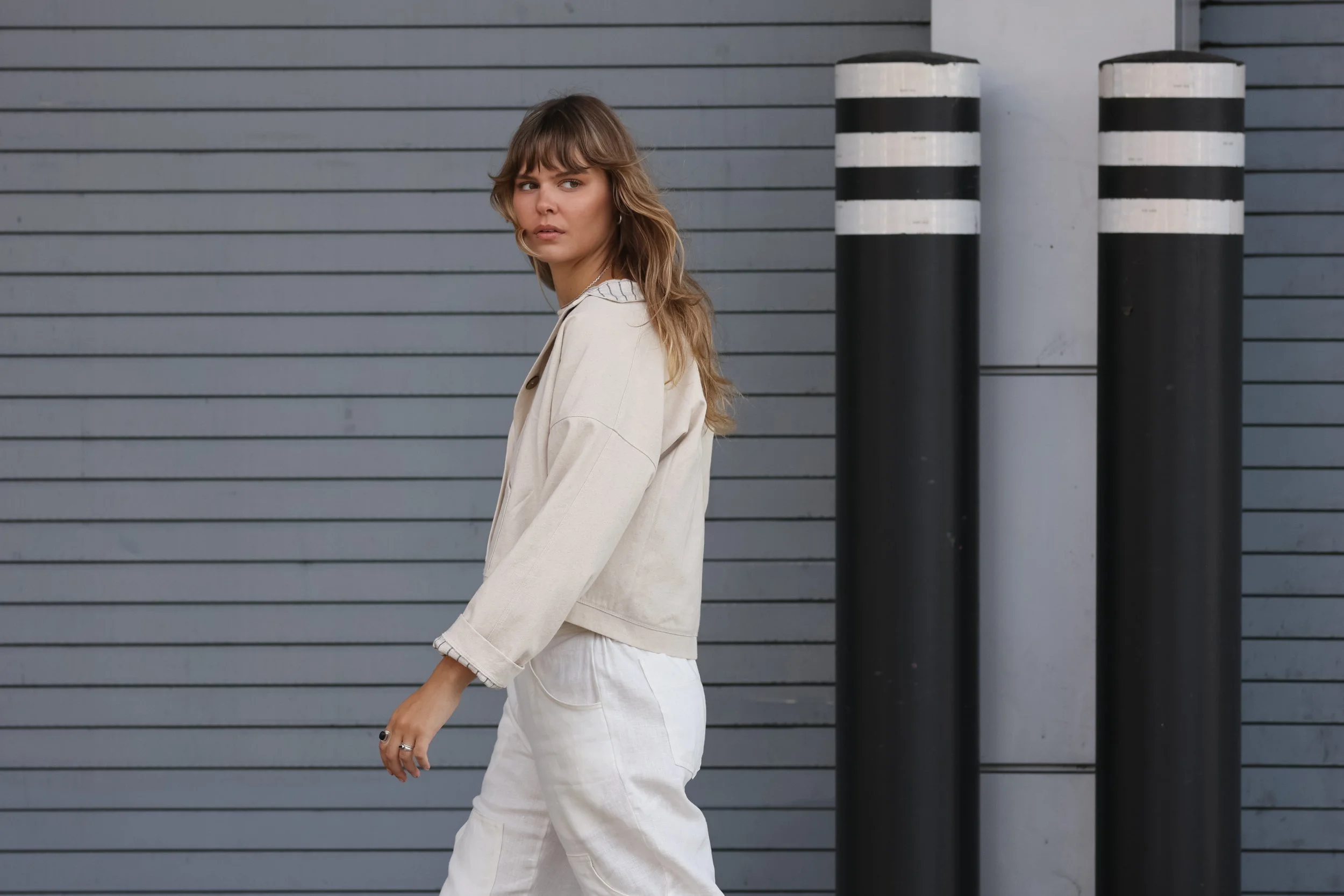 canvas-sand-crop-jacket-walking.jpg